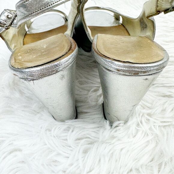 Roger Vivier Metallic Peep Toe Slingback Block Heel Sandals - Picture 9 of 13